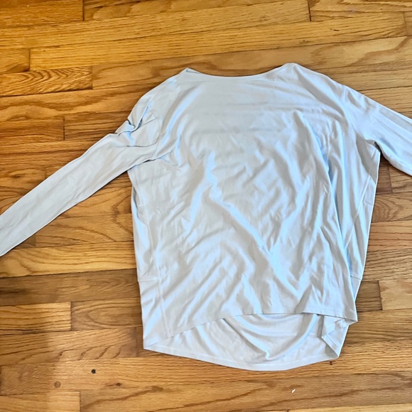 Lululemon Back In Action top - Picture 1 of 4